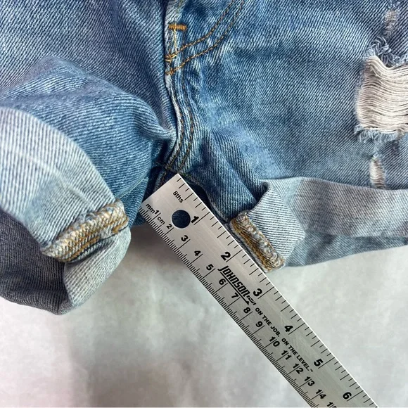 Levi’s 501 jean shorts distressed size 25 - Picture 4 of 6